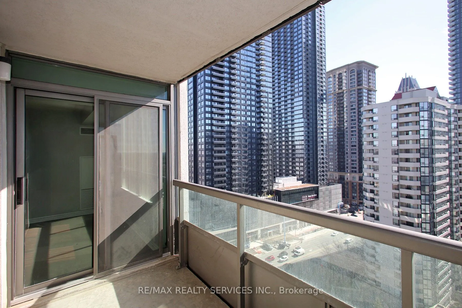 335 Rathburn Road W, #2007
