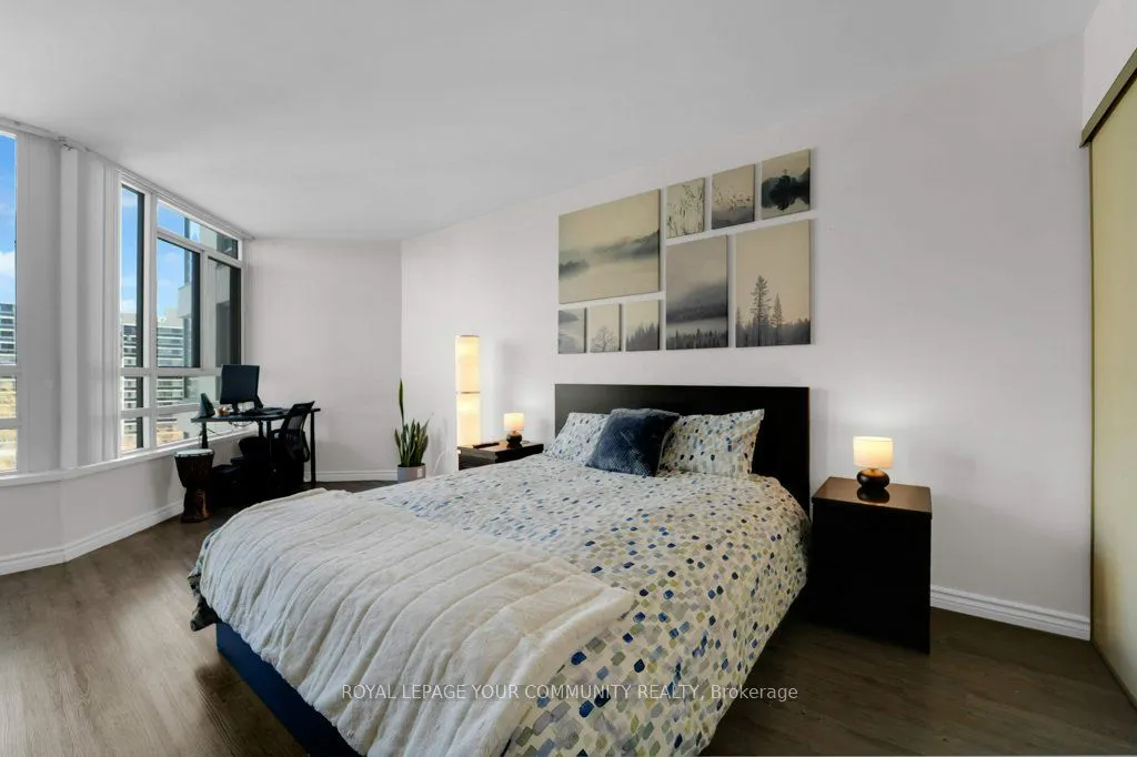 75 King Street E, #807