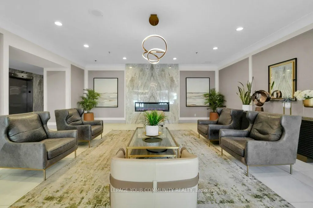 75 King Street E, #807