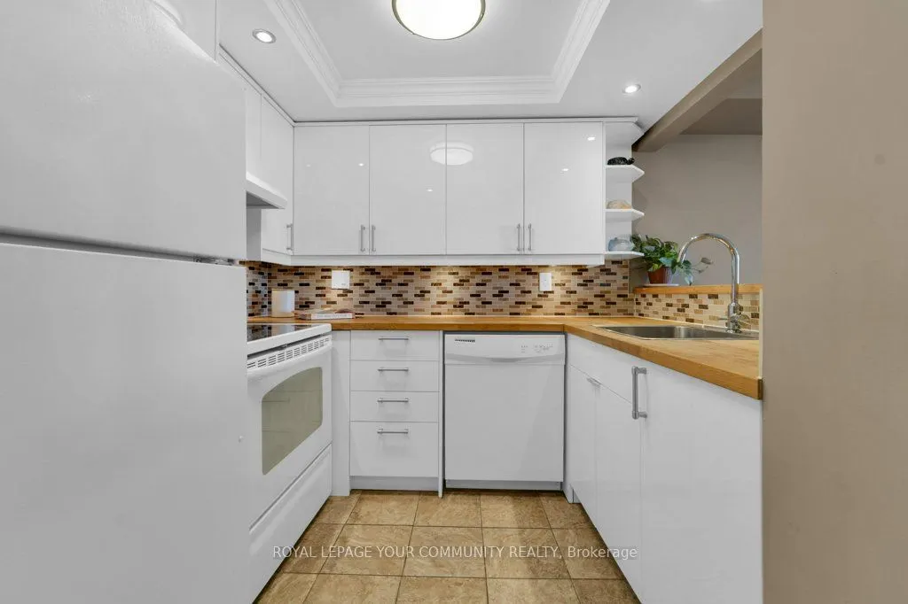 75 King Street E, #807