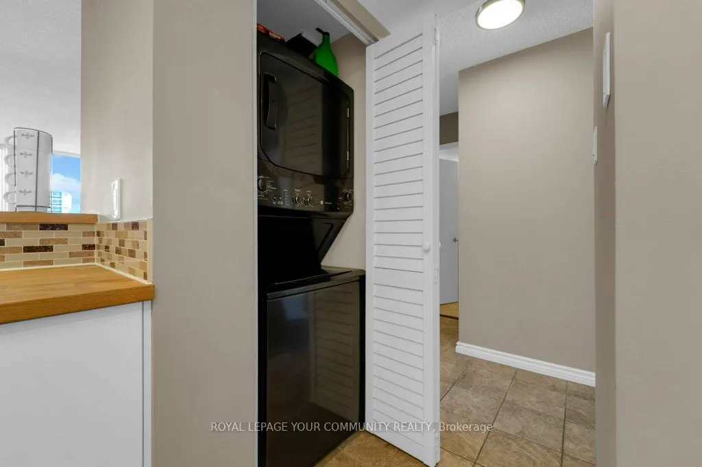 75 King Street E, #807