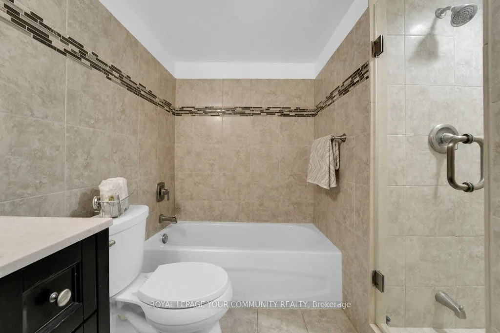75 King Street E, #807