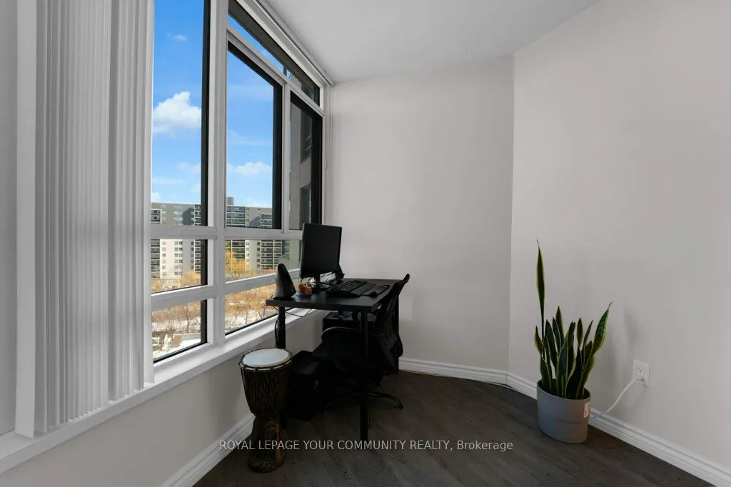 75 King Street E, #807