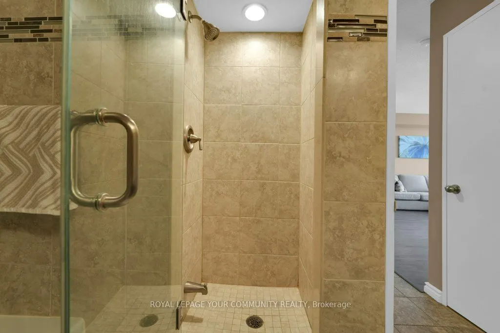 75 King Street E, #807