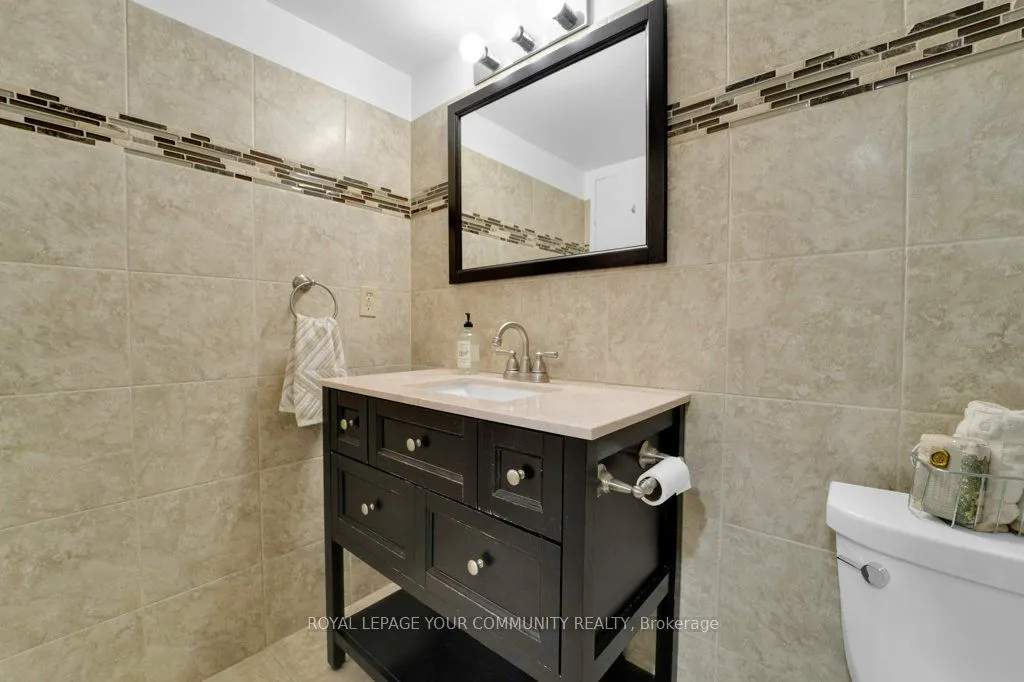 75 King Street E, #807
