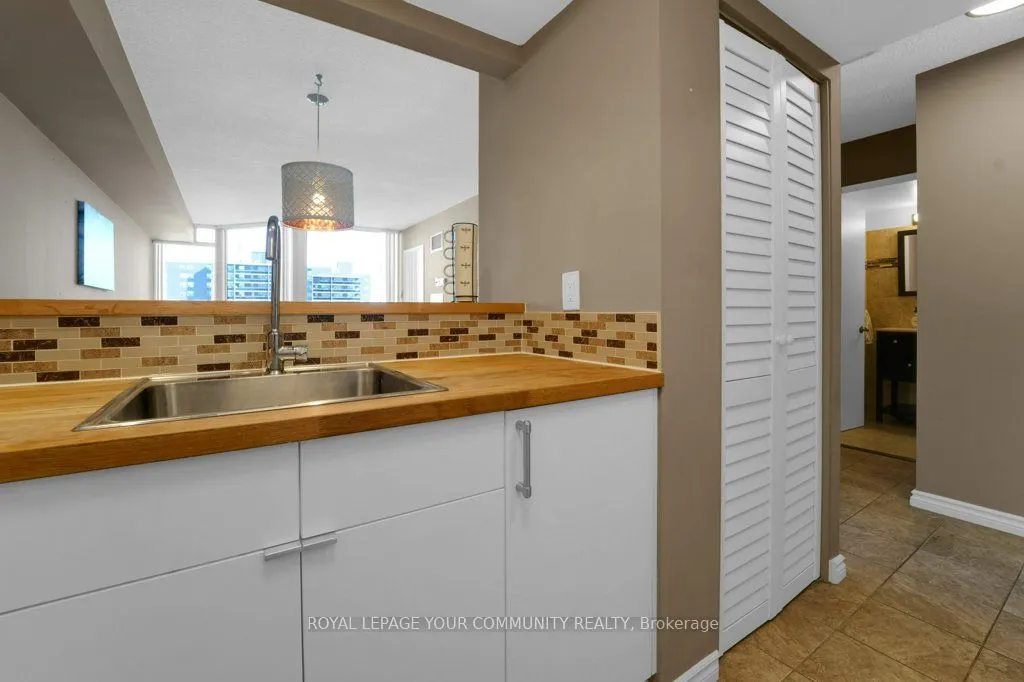 75 King Street E, #807