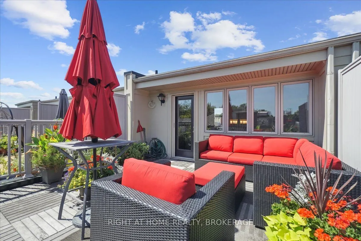 124 Lakeshore Road W