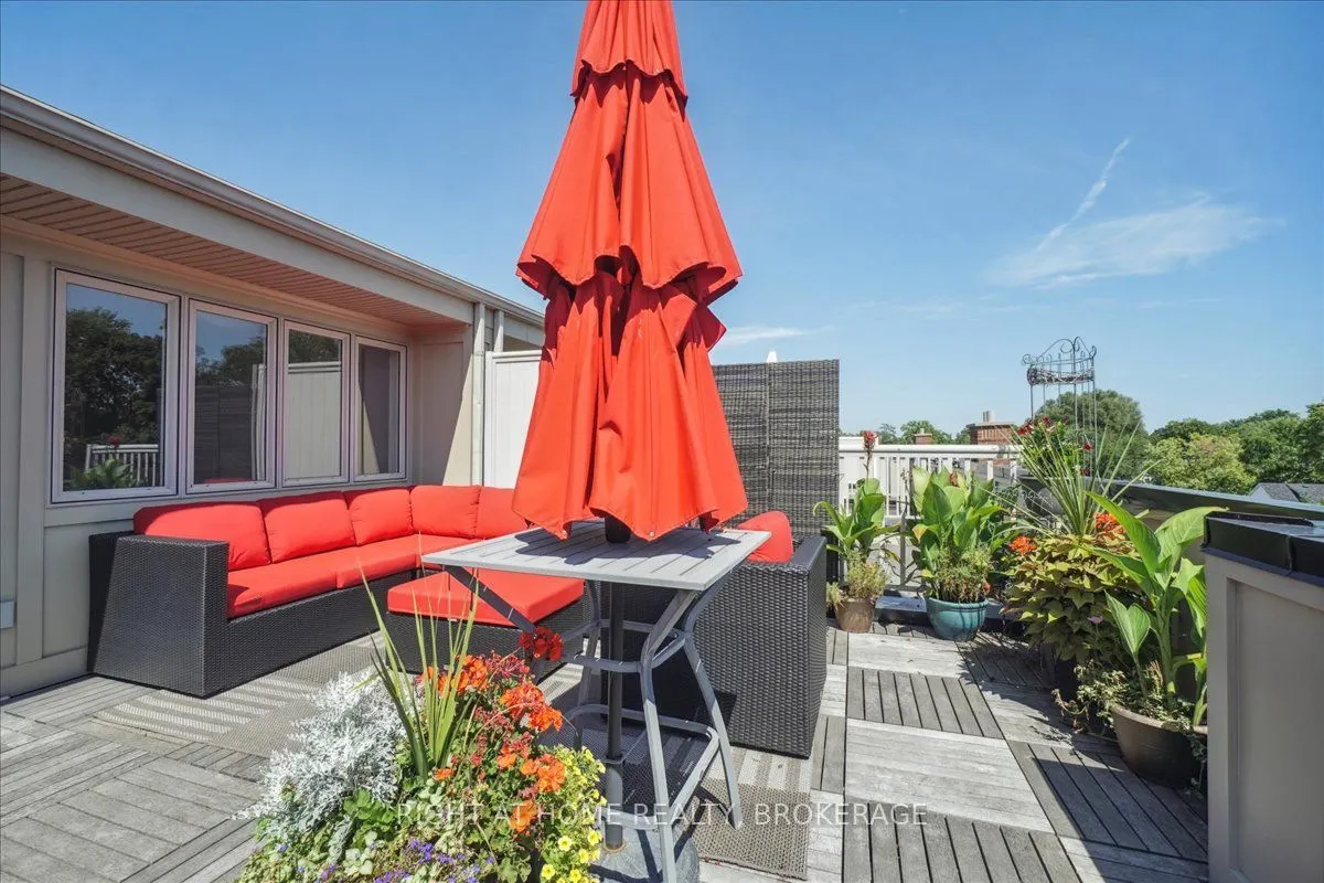 124 Lakeshore Road W