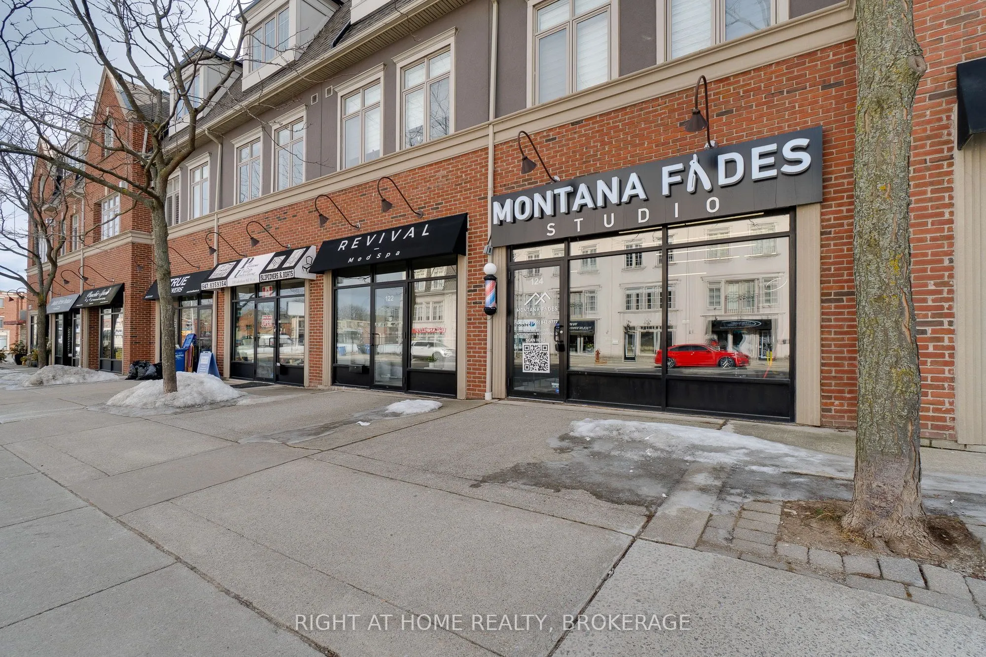 124 Lakeshore Road W