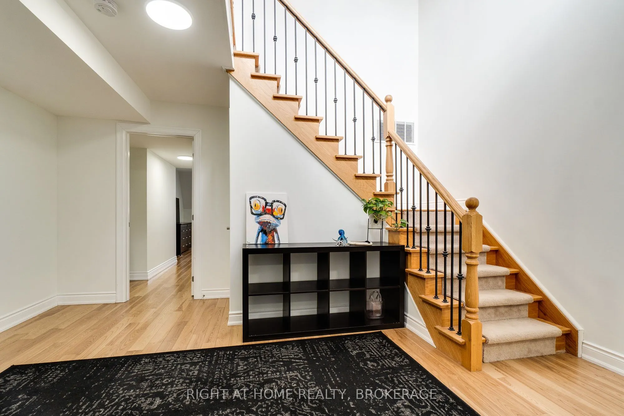 124 Lakeshore Road W