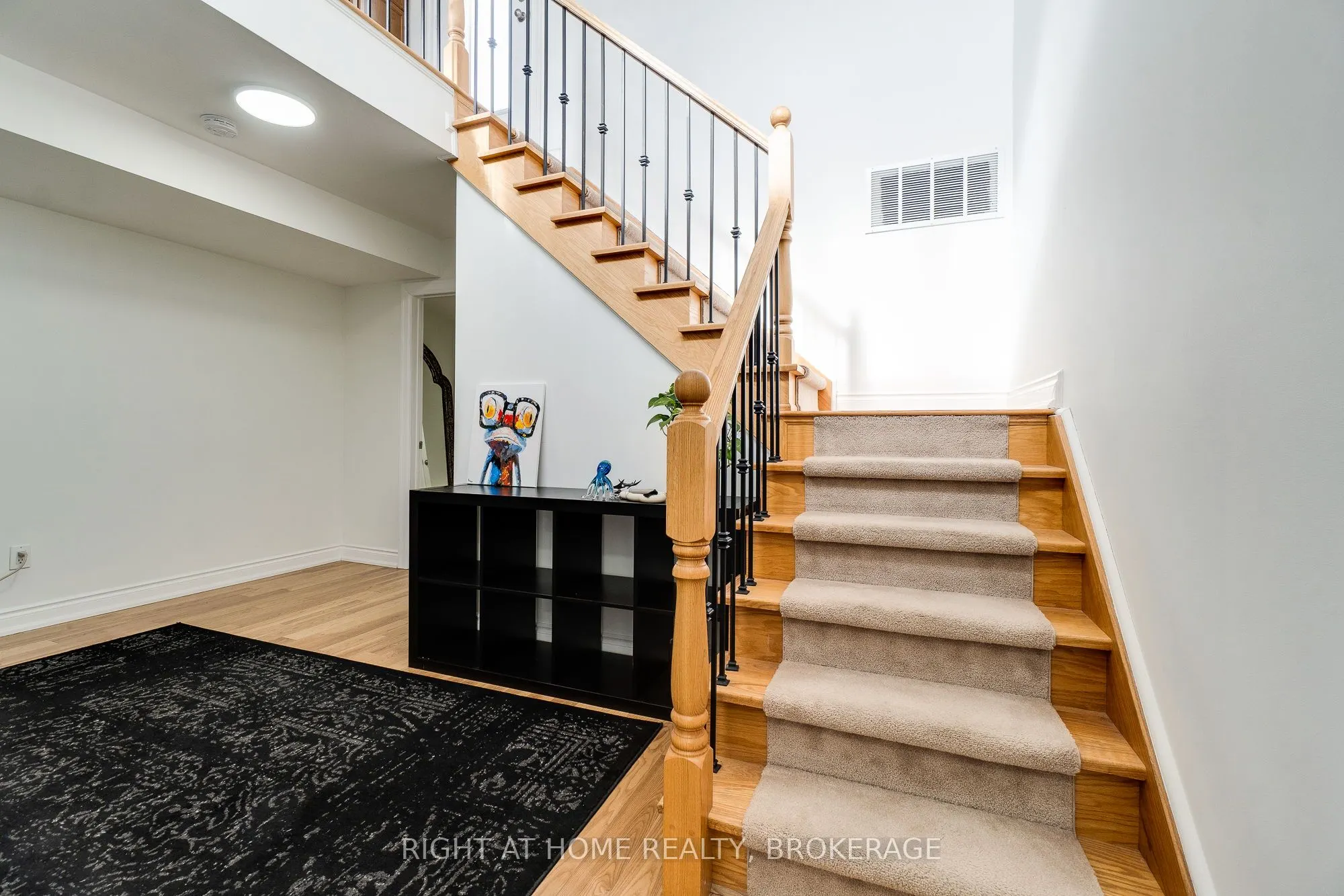 124 Lakeshore Road W