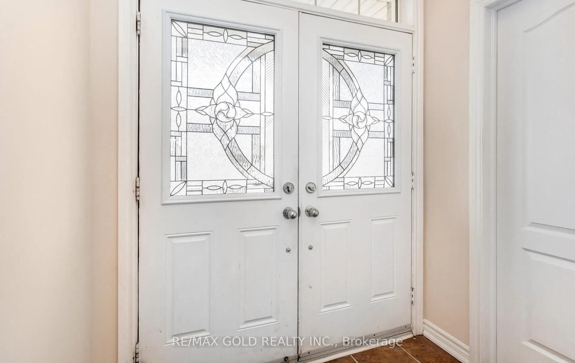 527 Fernforest Drive