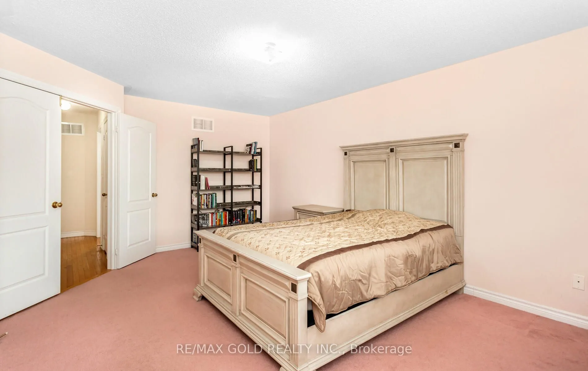 527 Fernforest Drive