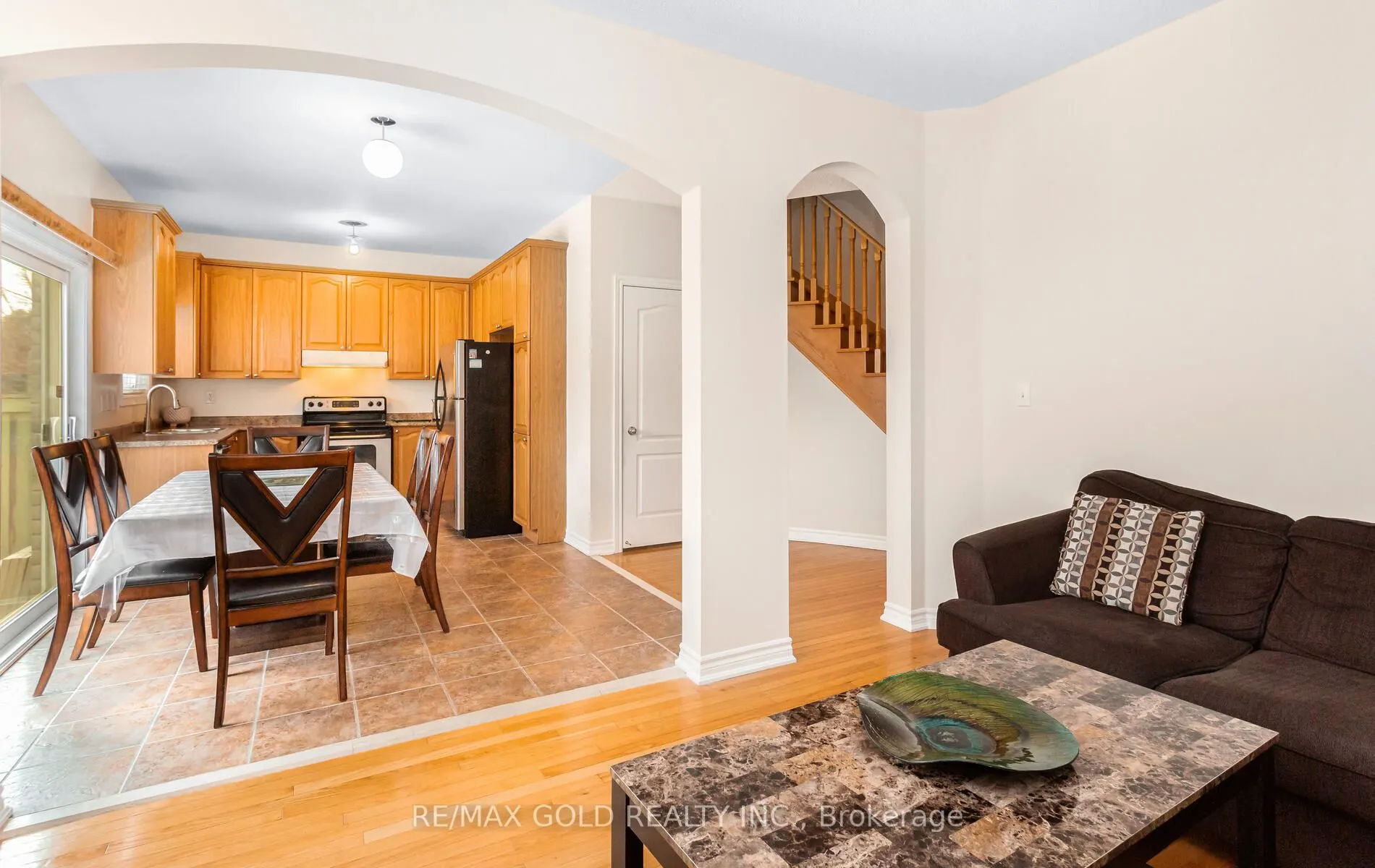 527 Fernforest Drive