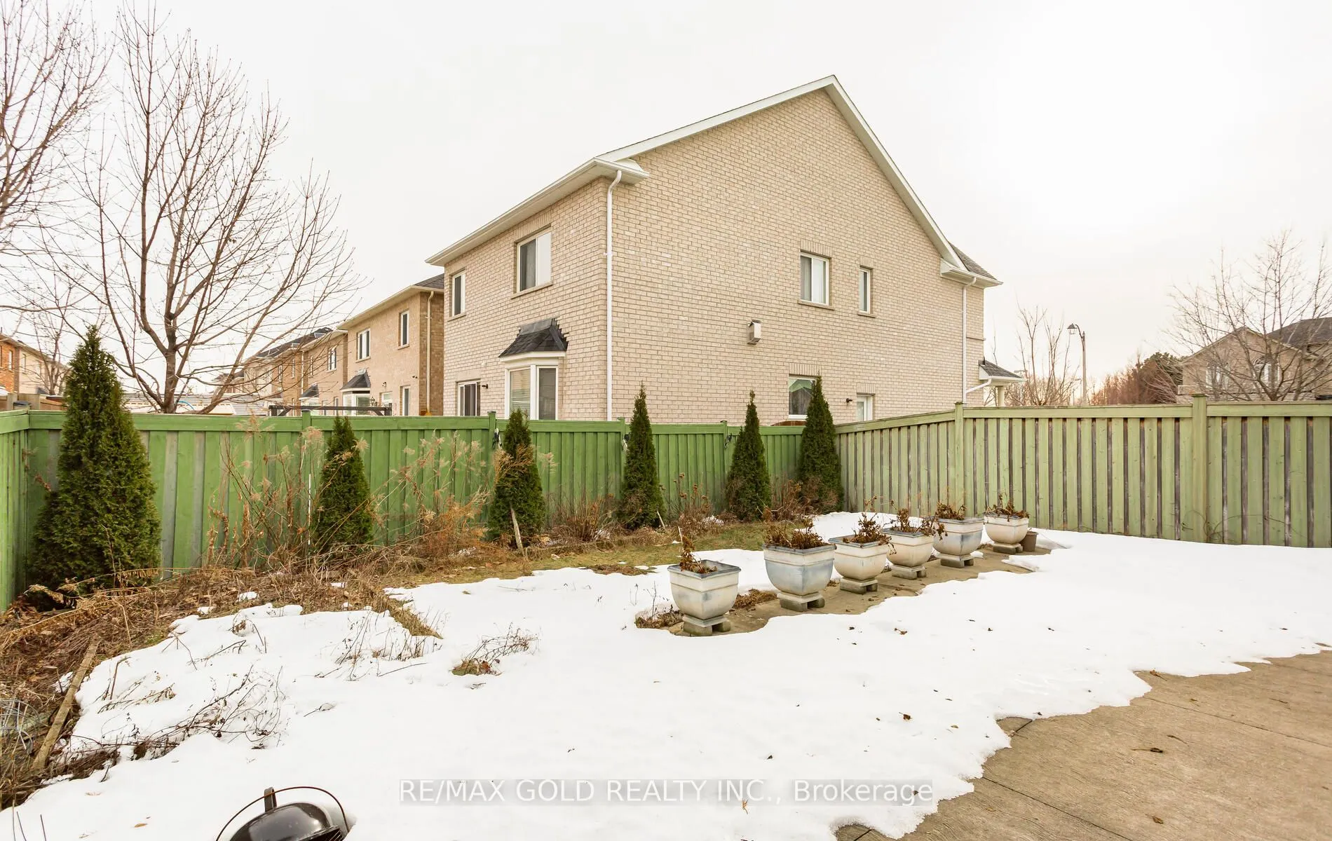 527 Fernforest Drive