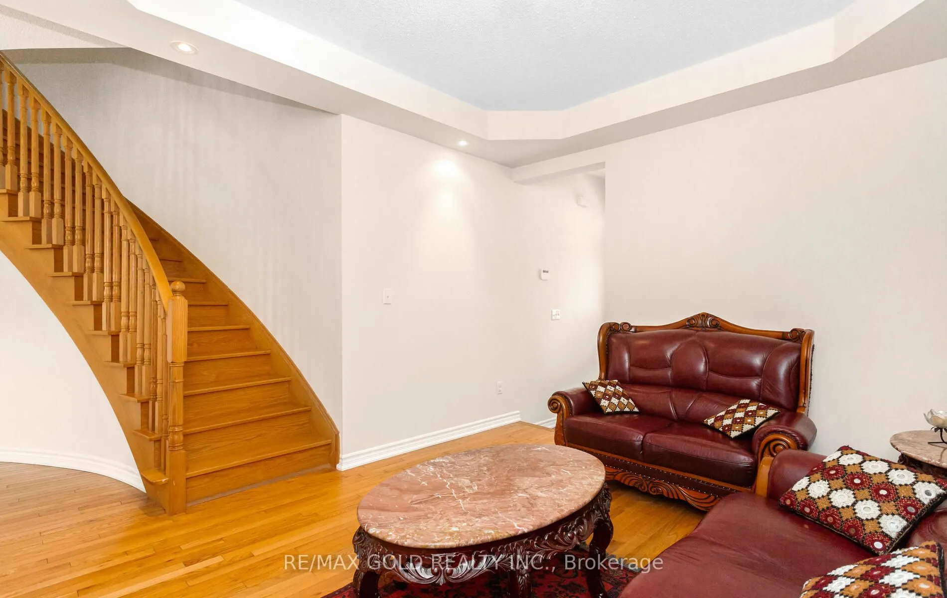 527 Fernforest Drive
