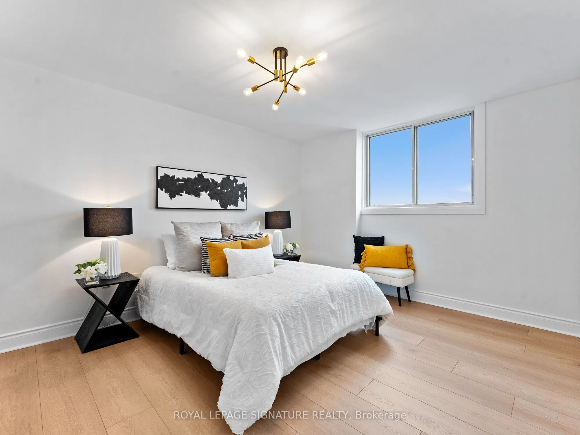 812 Burnhamthorpe Road, #607