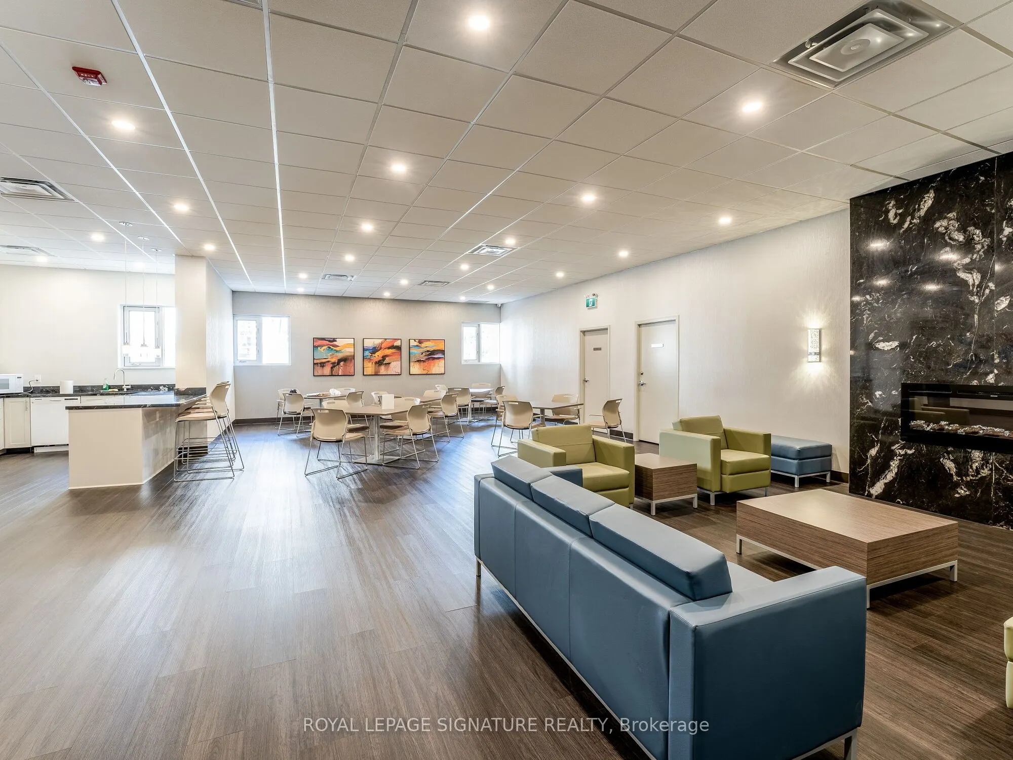 812 Burnhamthorpe Road, #607
