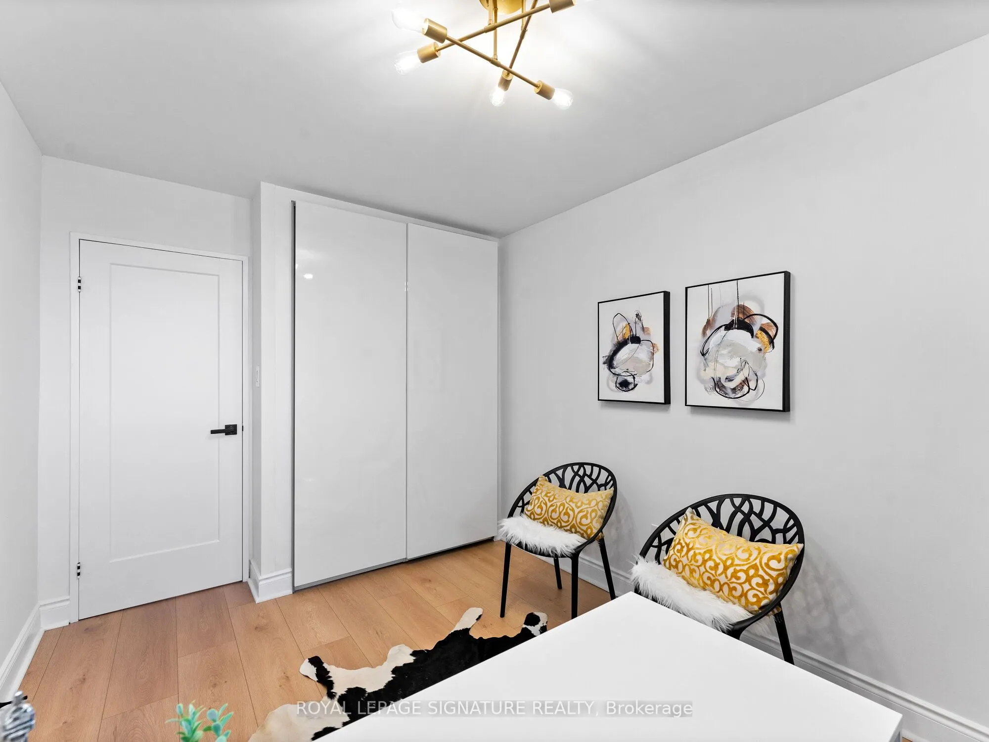 812 Burnhamthorpe Road, #607