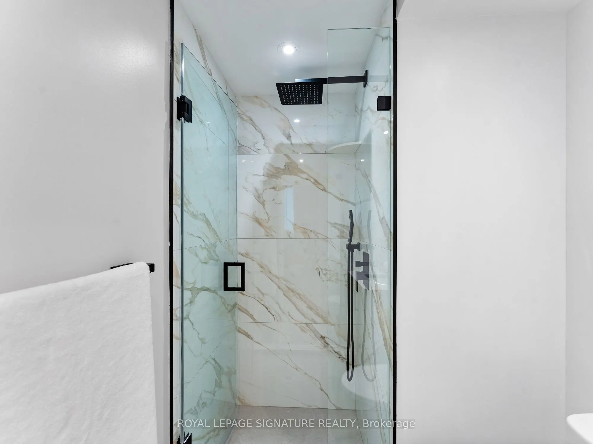 812 Burnhamthorpe Road, #607