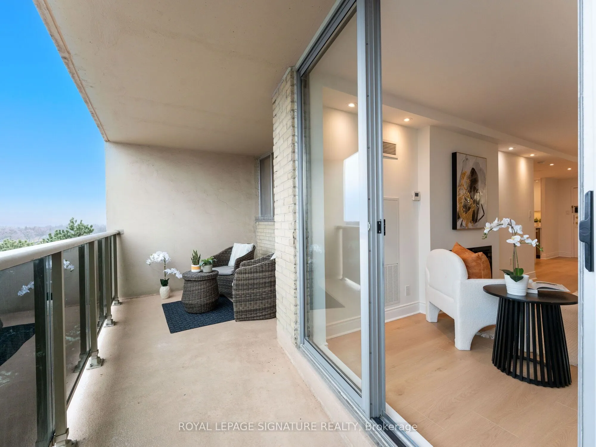 812 Burnhamthorpe Road, #607