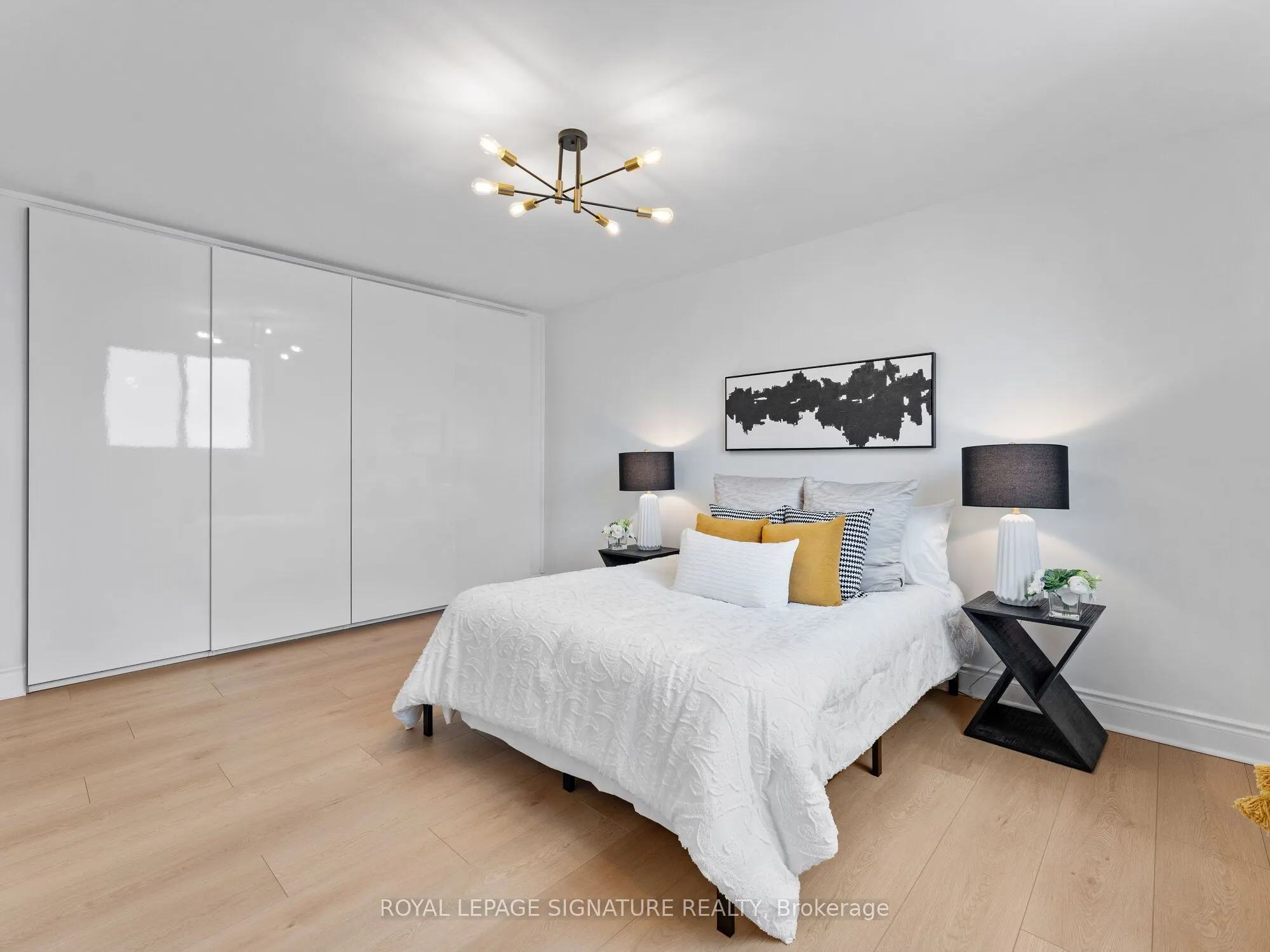 812 Burnhamthorpe Road, #607
