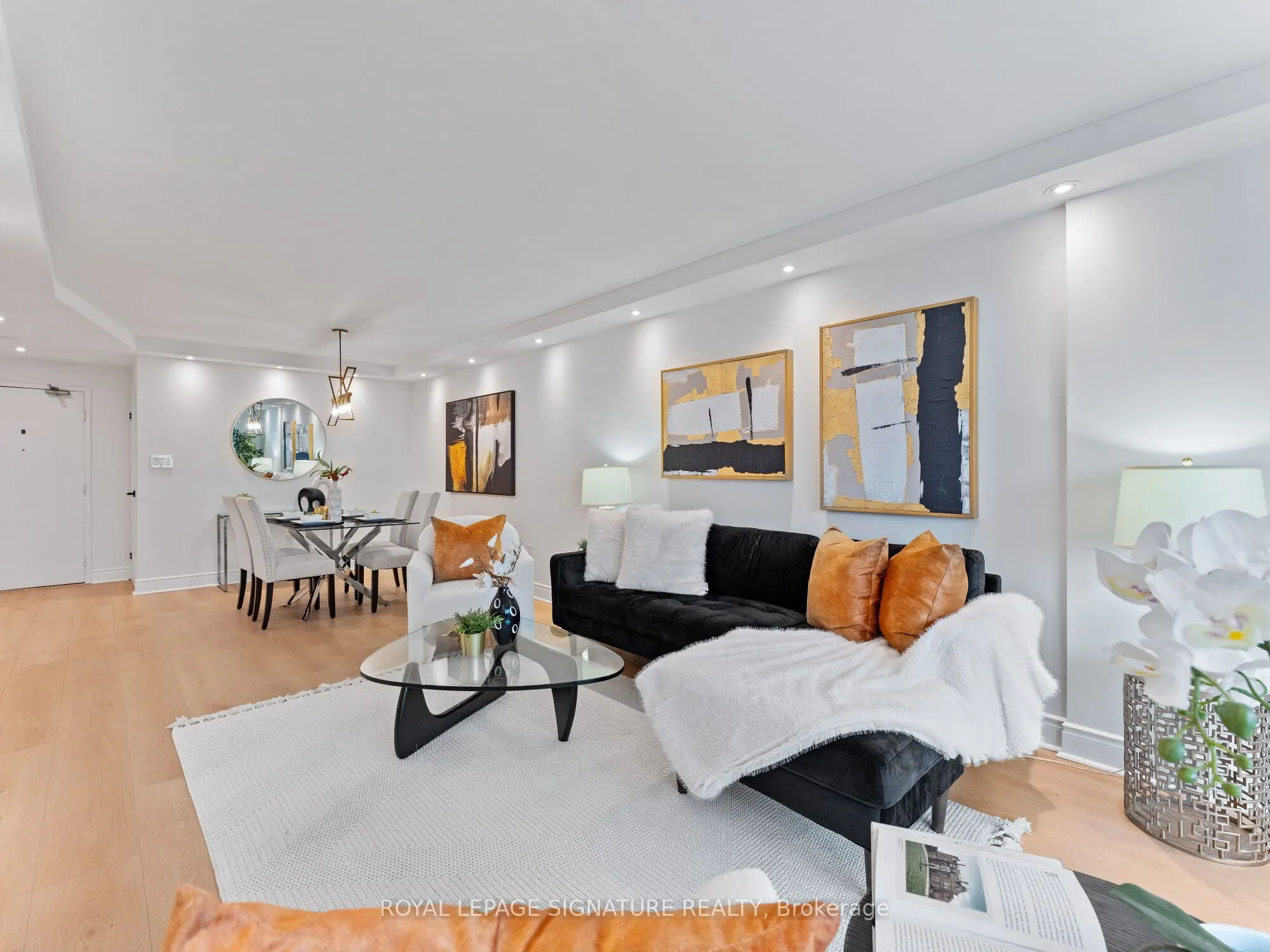 812 Burnhamthorpe Road, #607