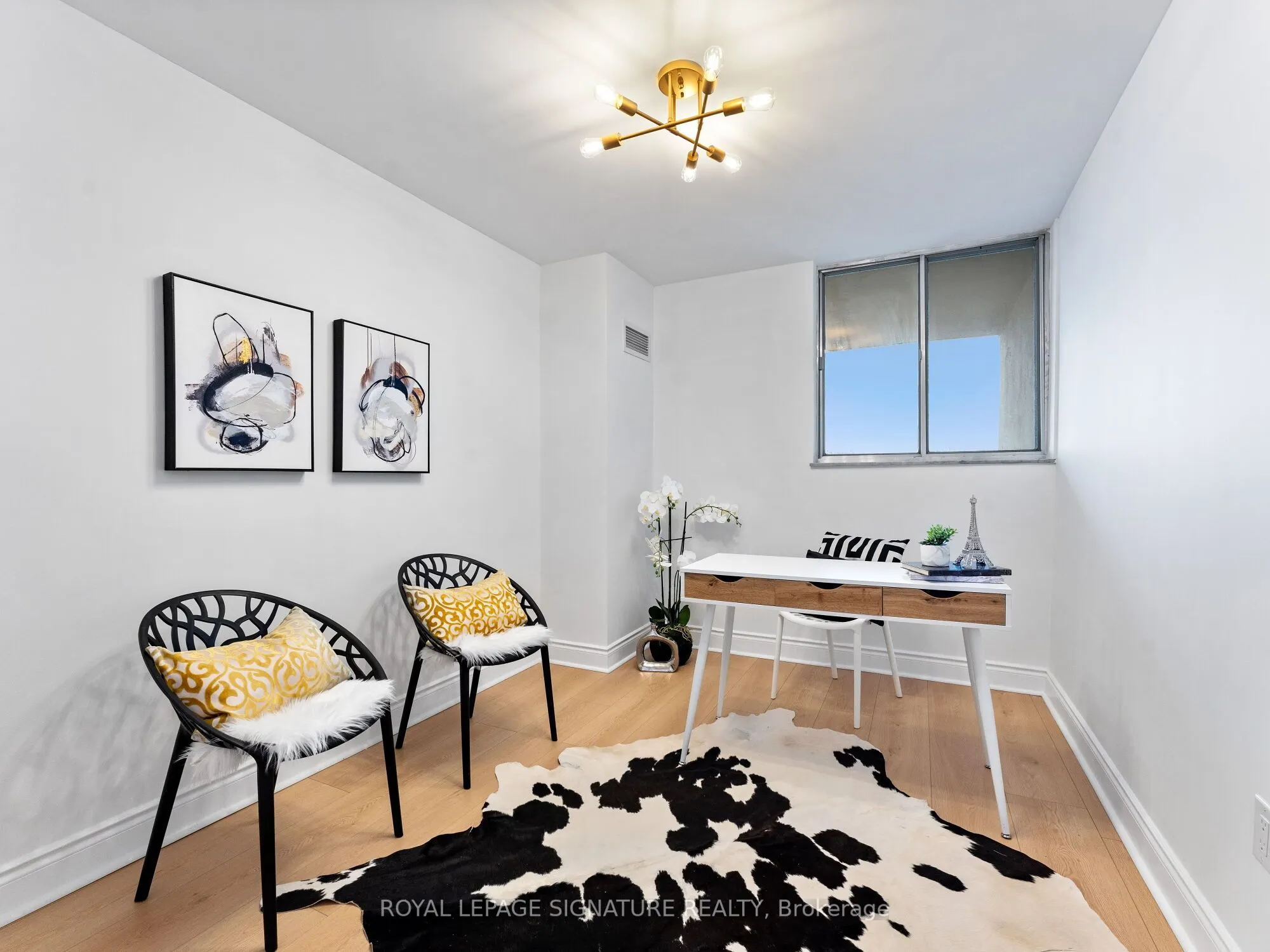 812 Burnhamthorpe Road, #607