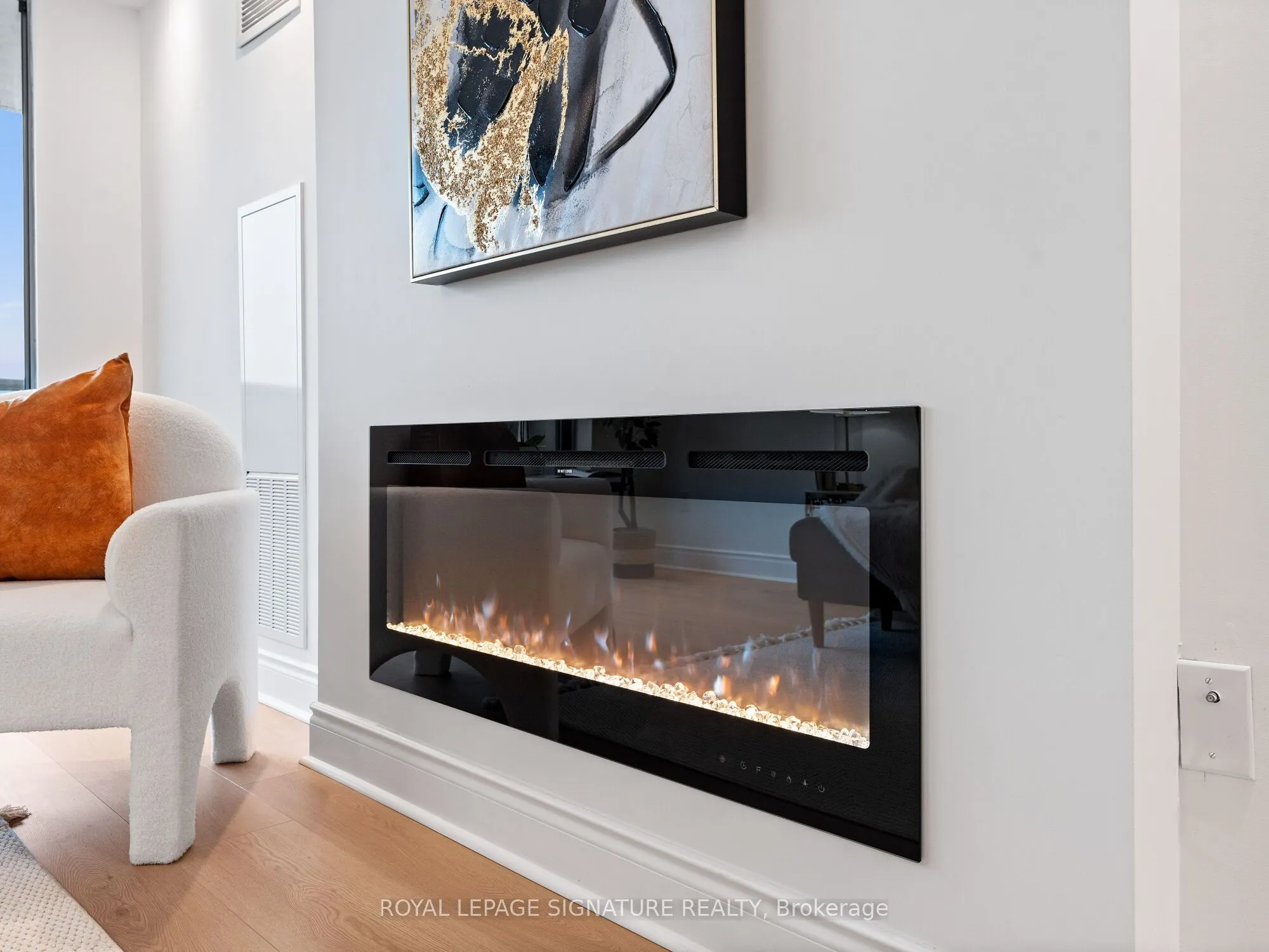 812 Burnhamthorpe Road, #607