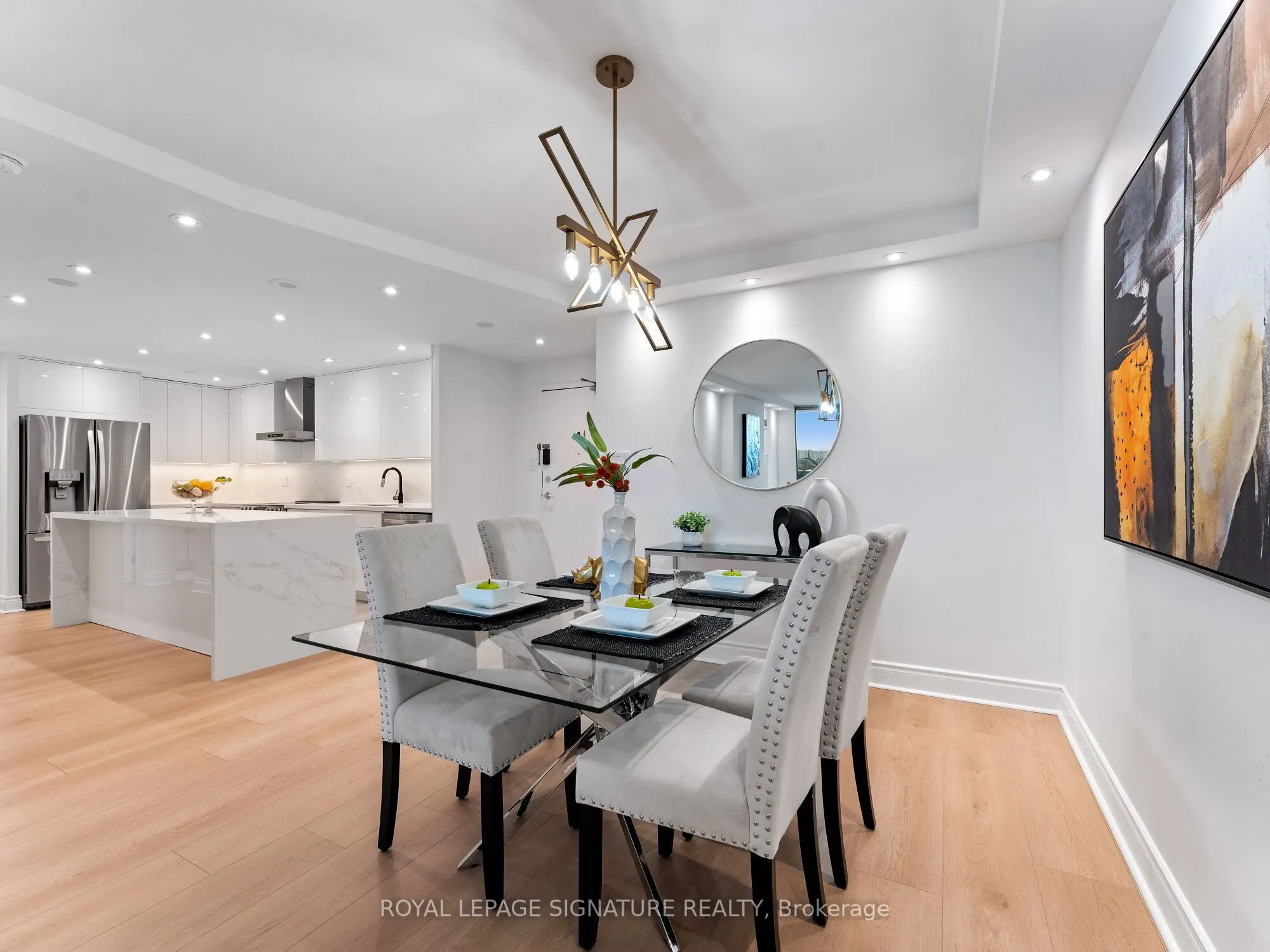 812 Burnhamthorpe Road, #607