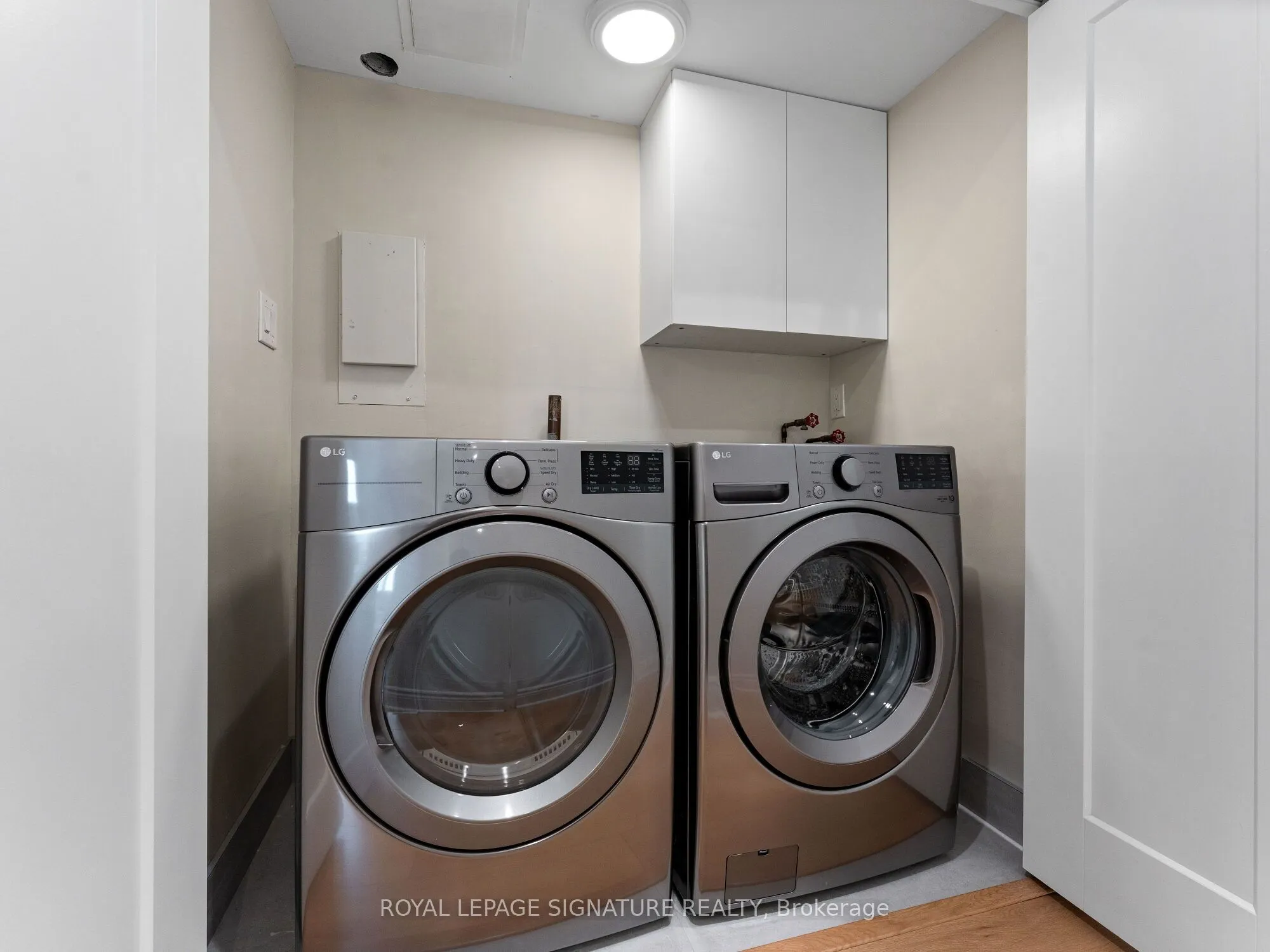 812 Burnhamthorpe Road, #607