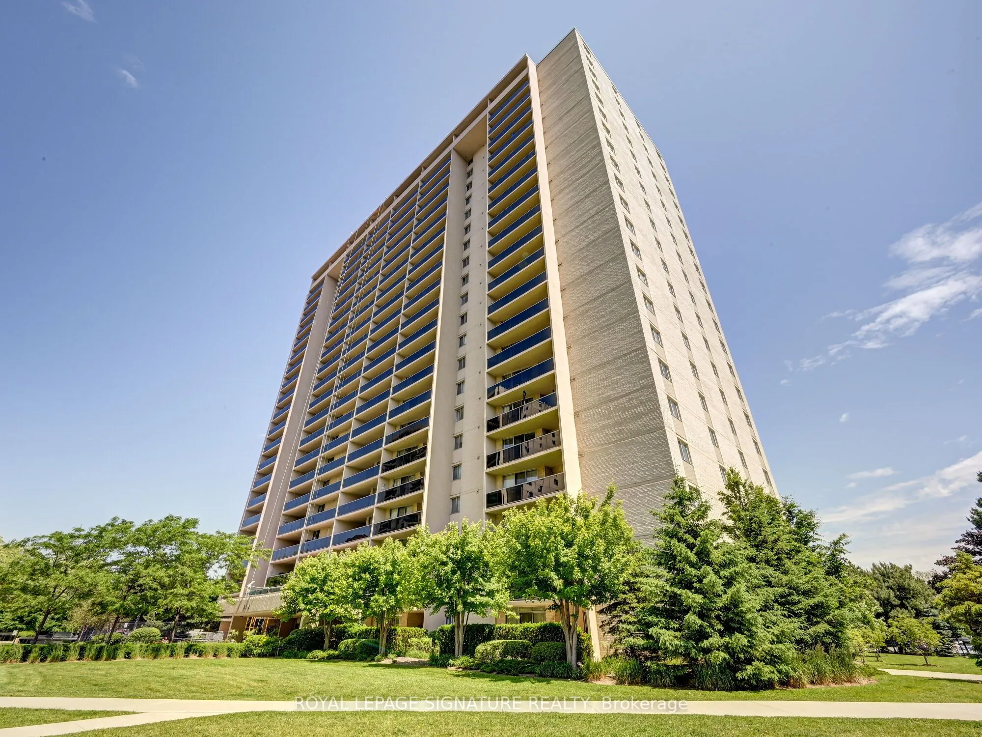 812 Burnhamthorpe Road, #607