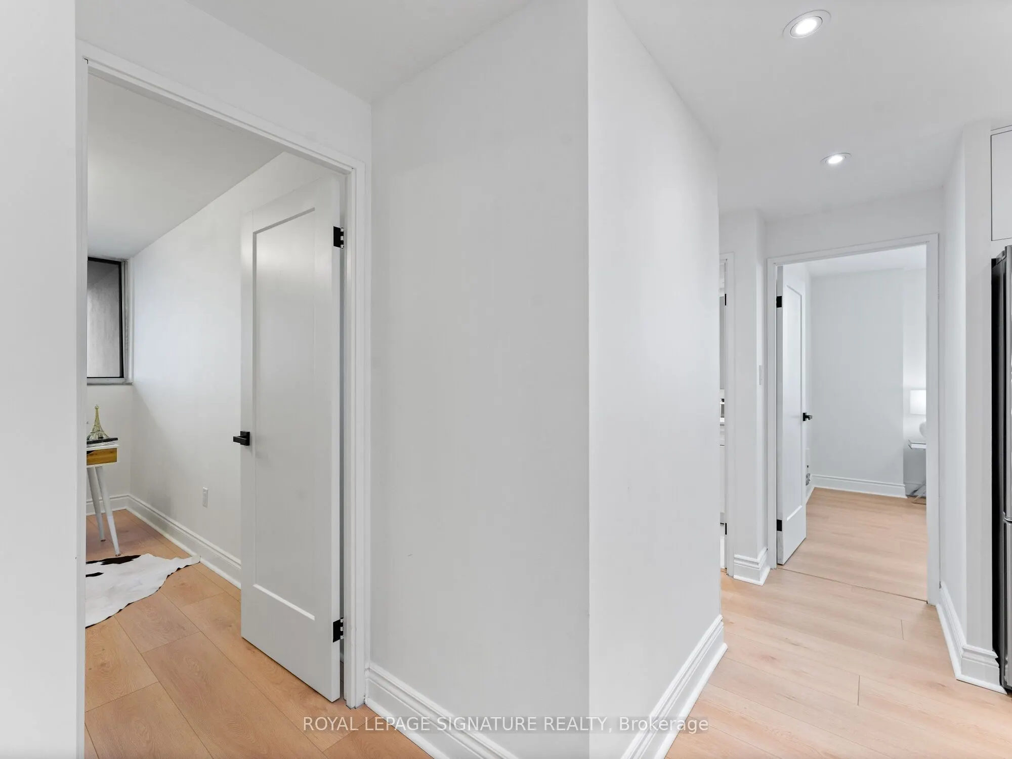812 Burnhamthorpe Road, #607