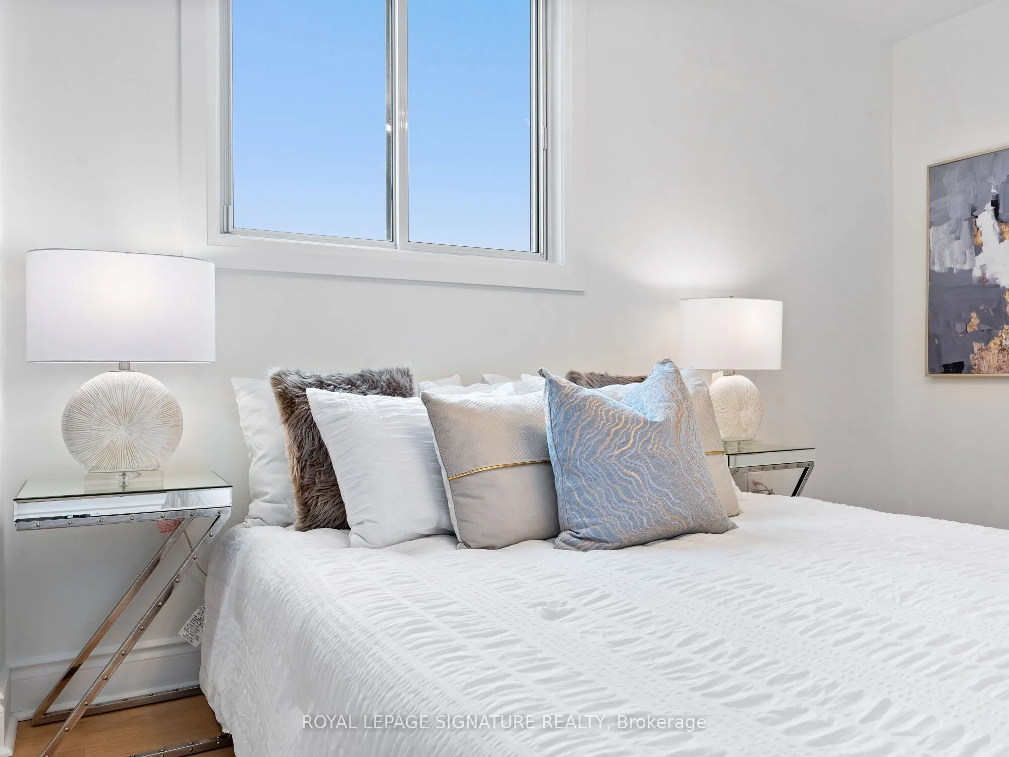 812 Burnhamthorpe Road, #607