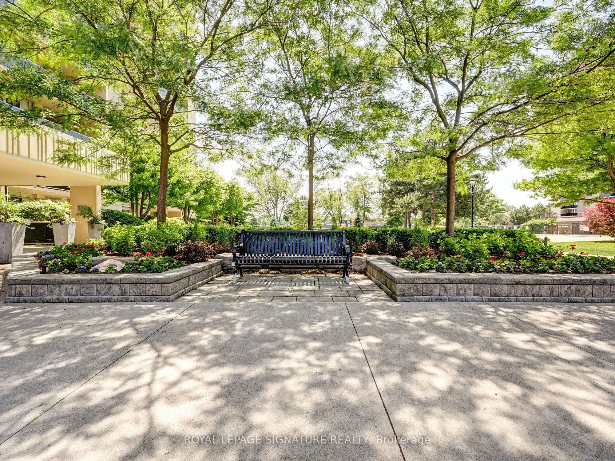 812 Burnhamthorpe Road, #607