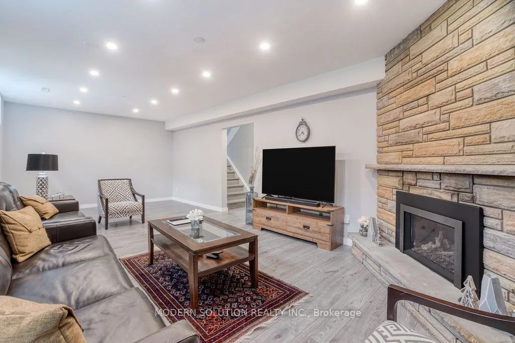 605 Curzon Avenue