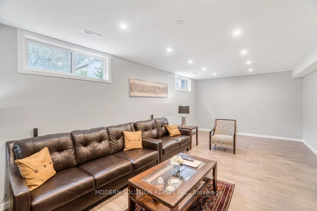 605 Curzon Avenue