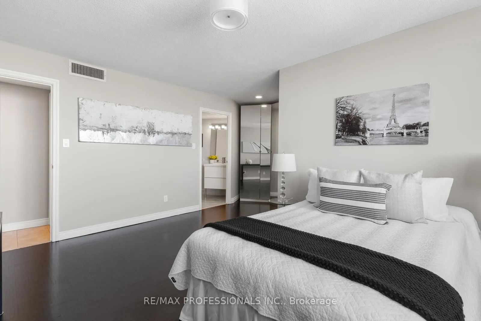 1333 Bloor Street, #2319