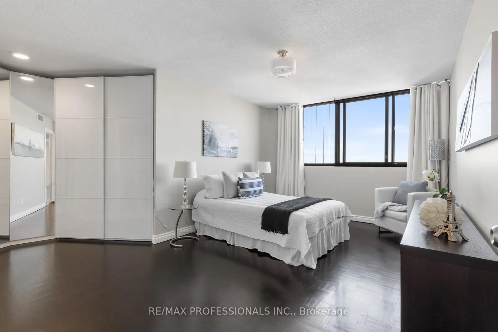 1333 Bloor Street, #2319