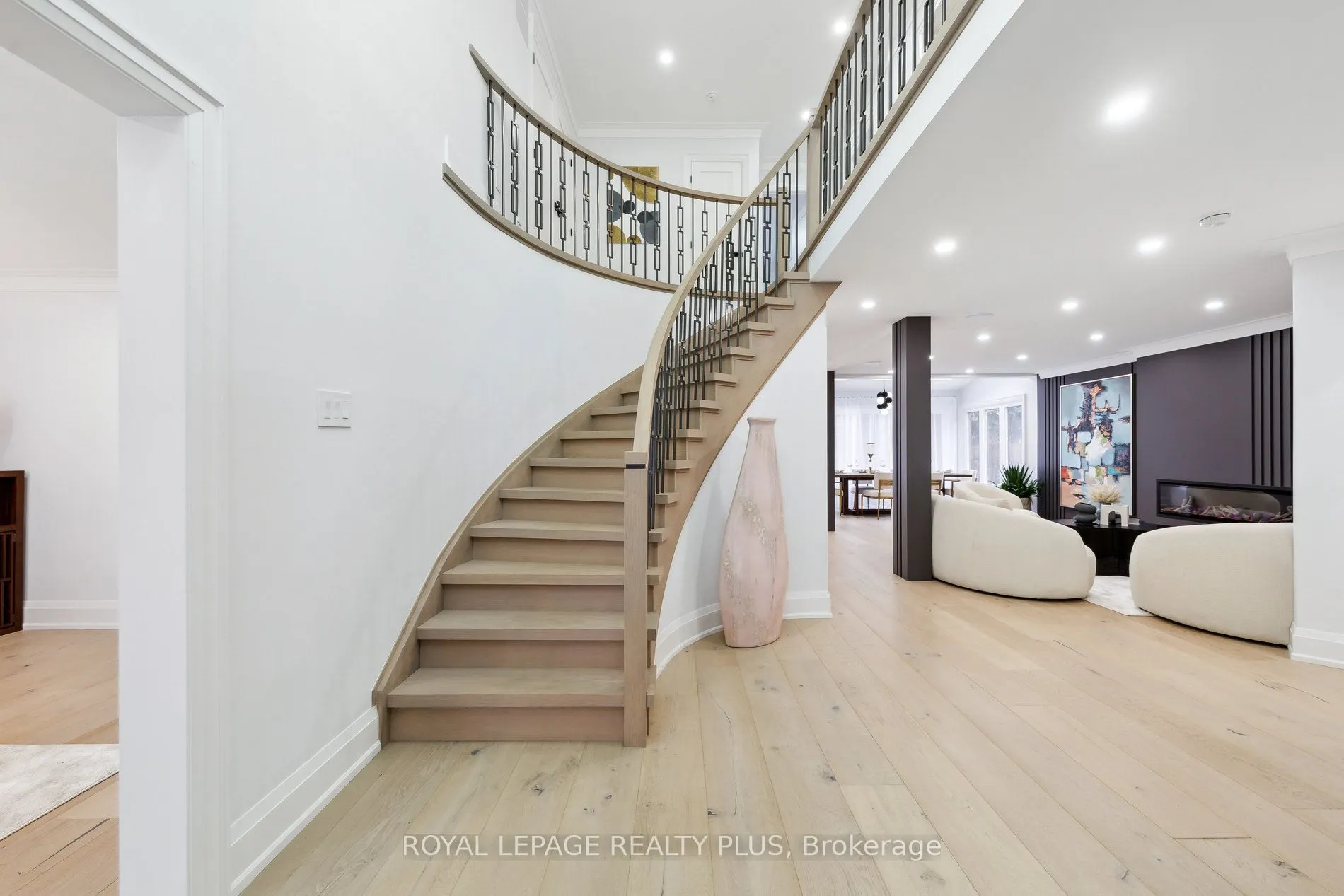 4344 Dallas Court