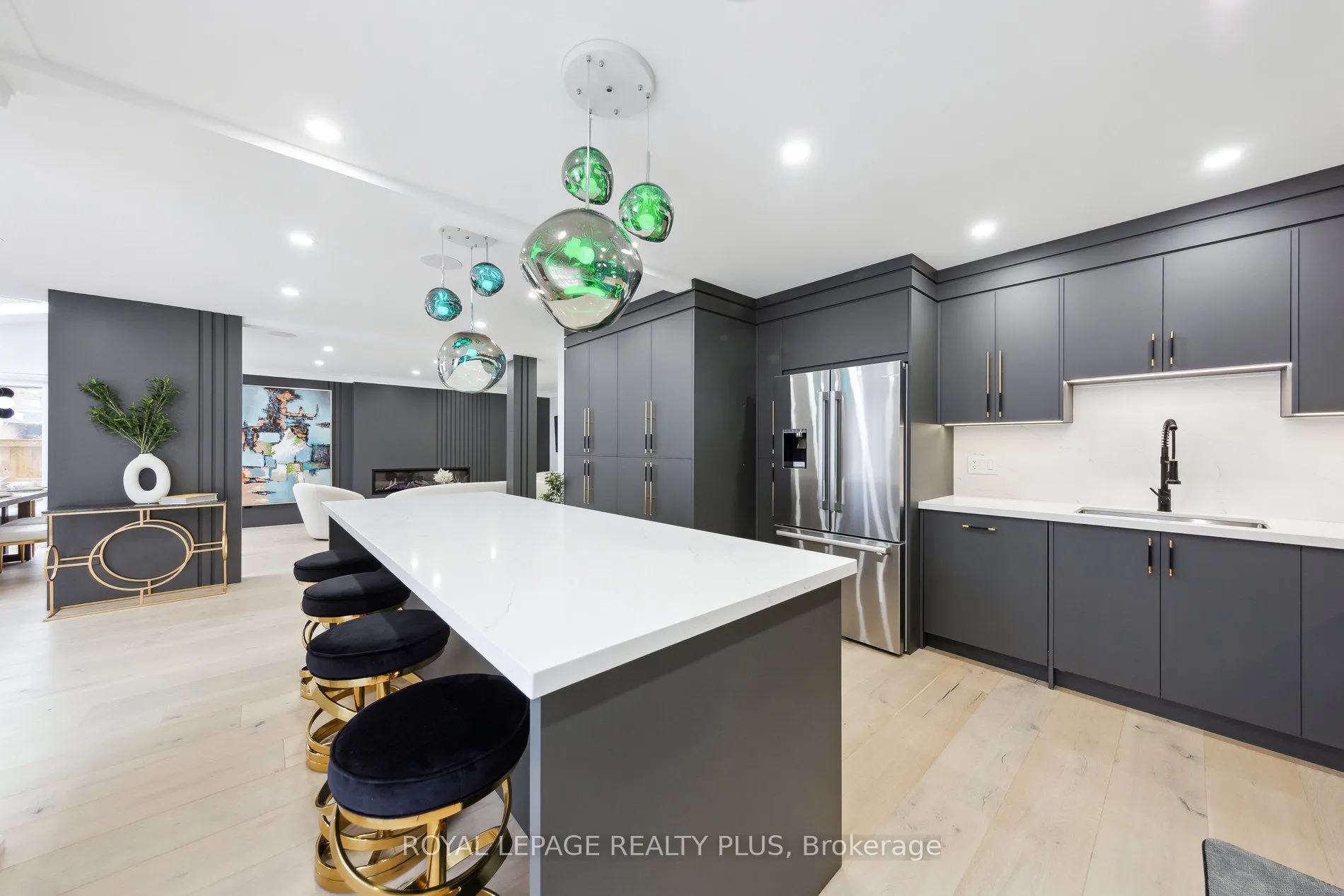 4344 Dallas Court