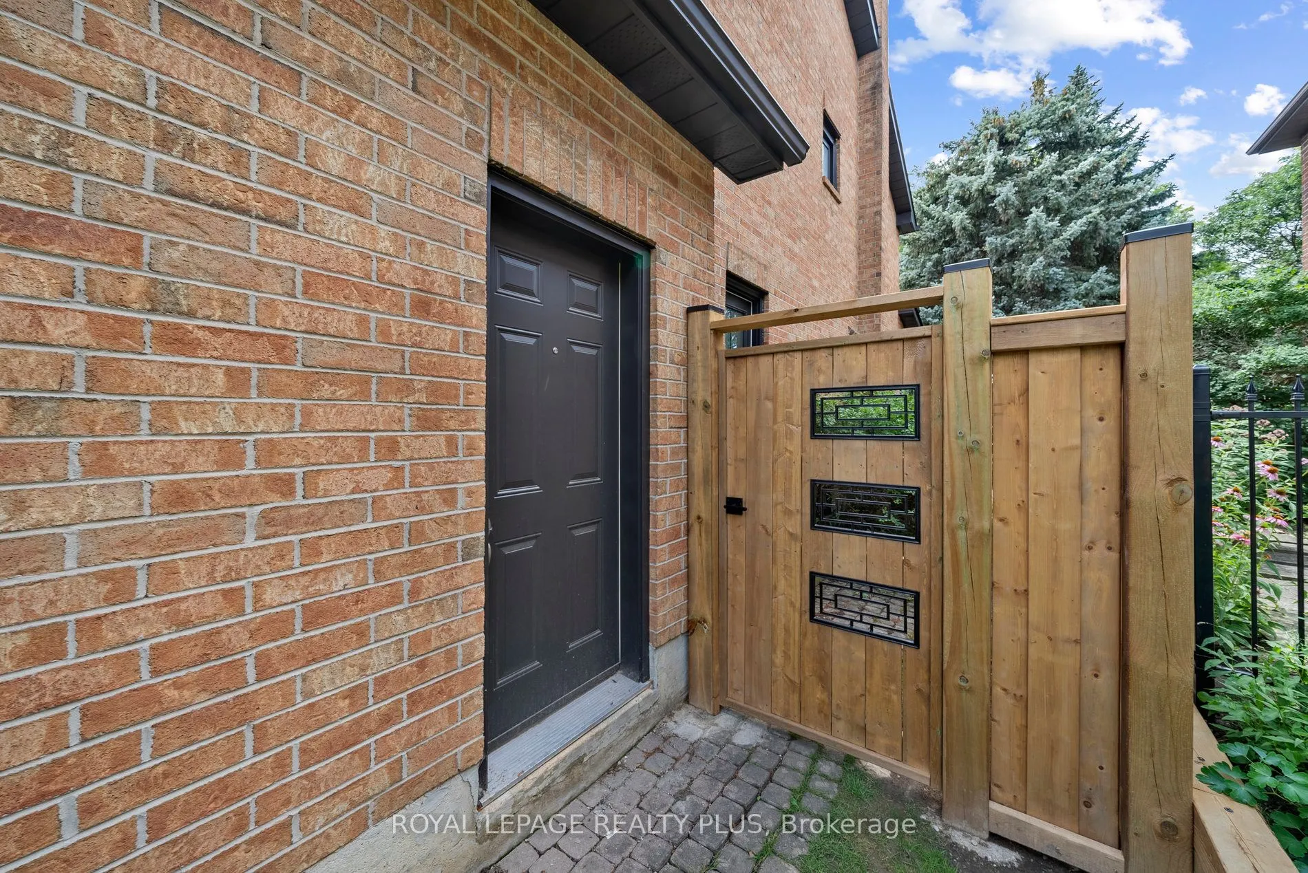 4344 Dallas Court