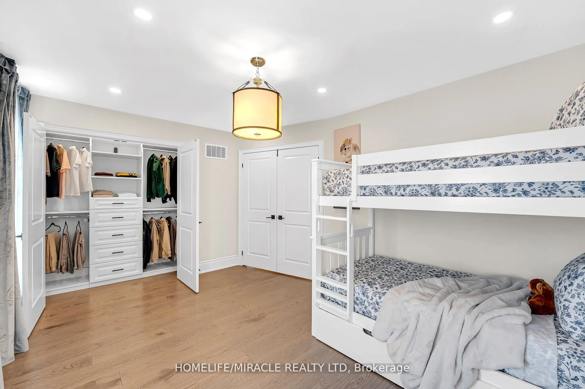 111 Benhurst Crescent
