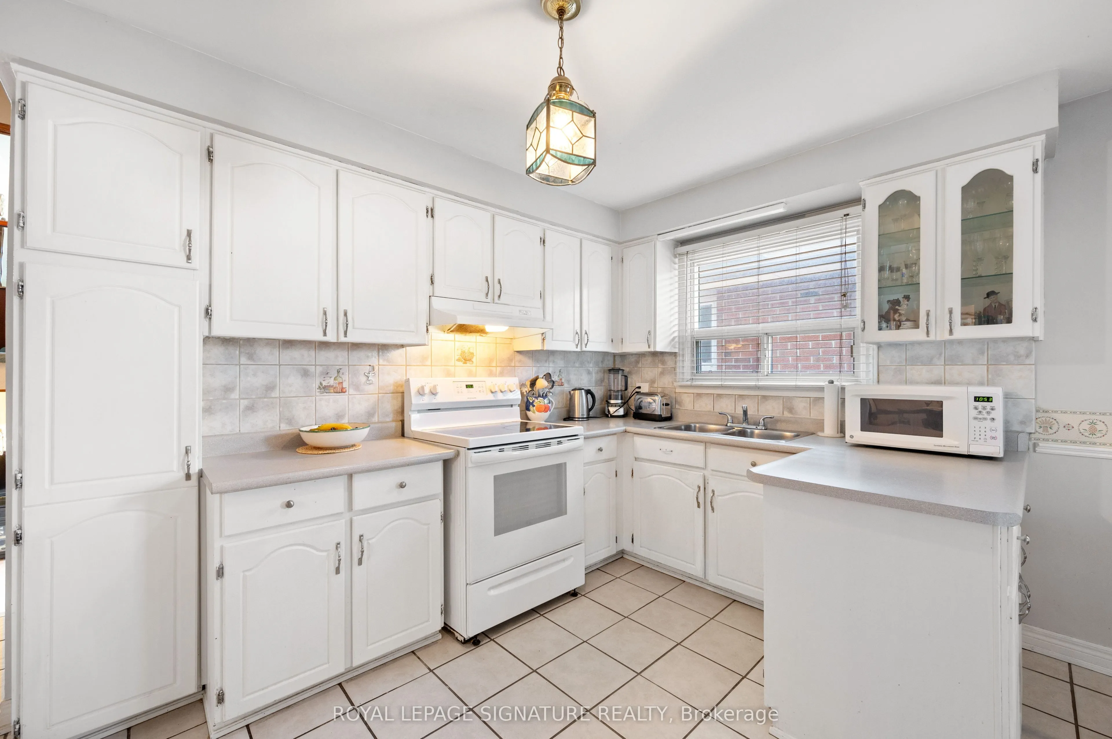 1010 Mannington Lane