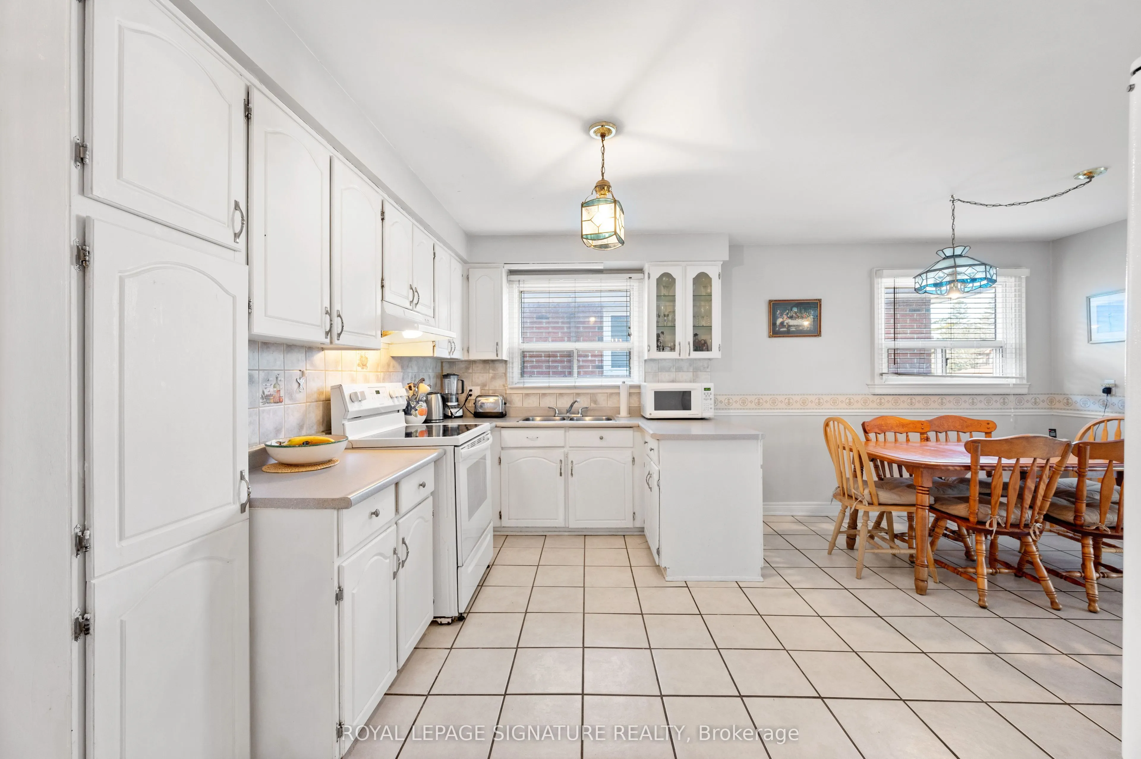 1010 Mannington Lane