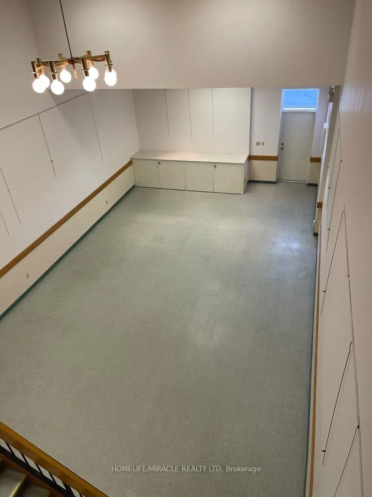 259 Traders Boulevard E, #6