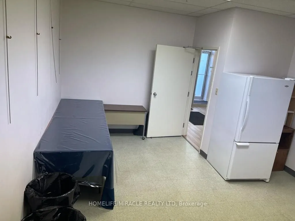 259 Traders Boulevard E, #6