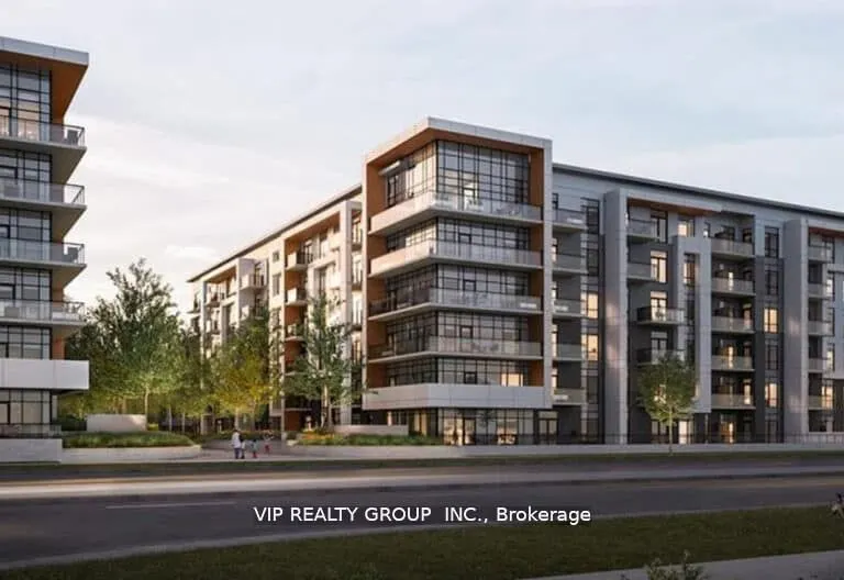 393 Dundas Street W, #18
