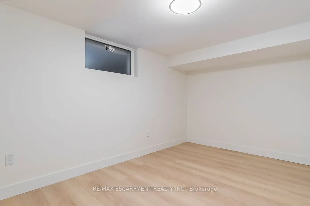 206 Queen Street W, #Lower