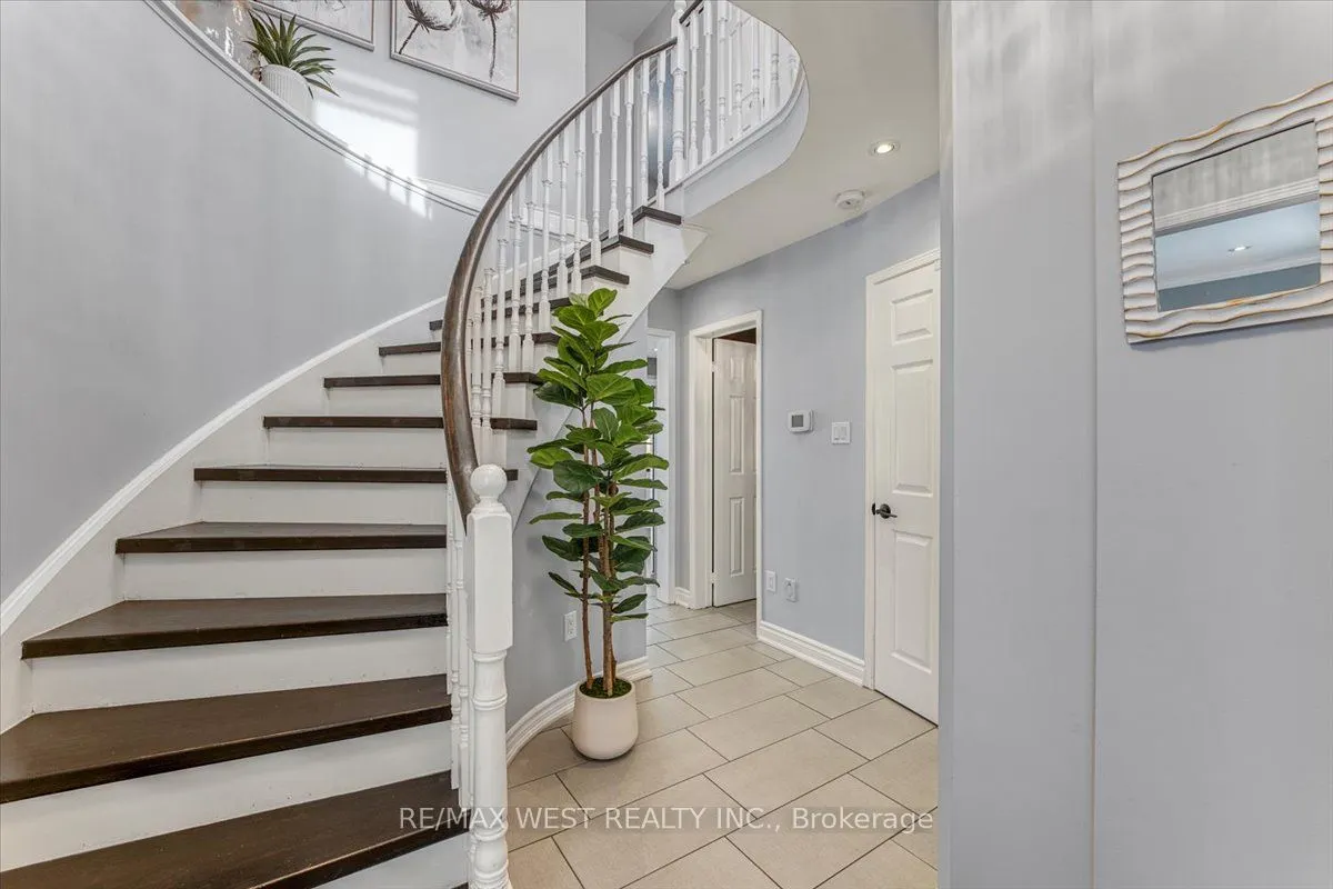 12 Whitbread Avenue